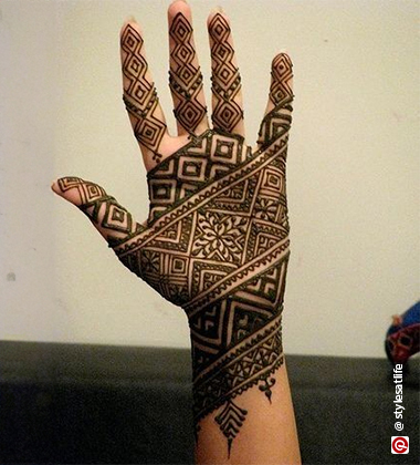 dulhan design mehndi