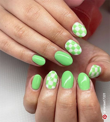 green nail art - Gorgeous Gingham