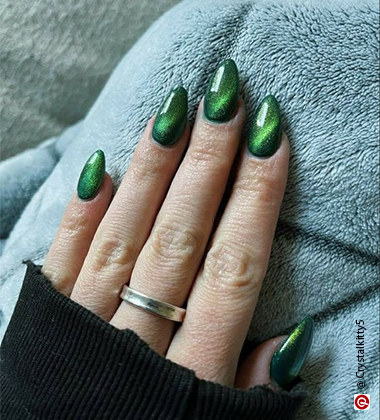 green nail art - Emerald Sheen