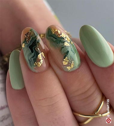 green nail art - Glamorous Gold