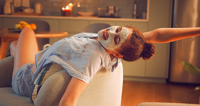 Relax & Rejuvenate With Step-By-Step Facial At Home