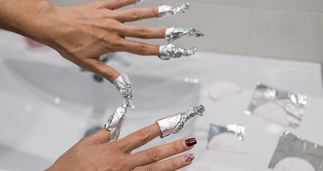 A Lazy Girl’s Guide To Take Off Fake Nails At Home