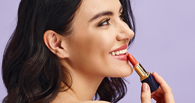 Enhance Your Pout: How To Apply Lipstick Perfectly