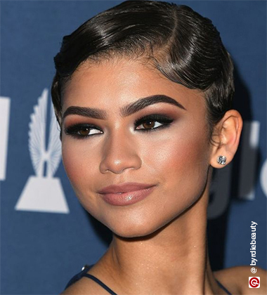 Christmas makeup ideas with Zendaya